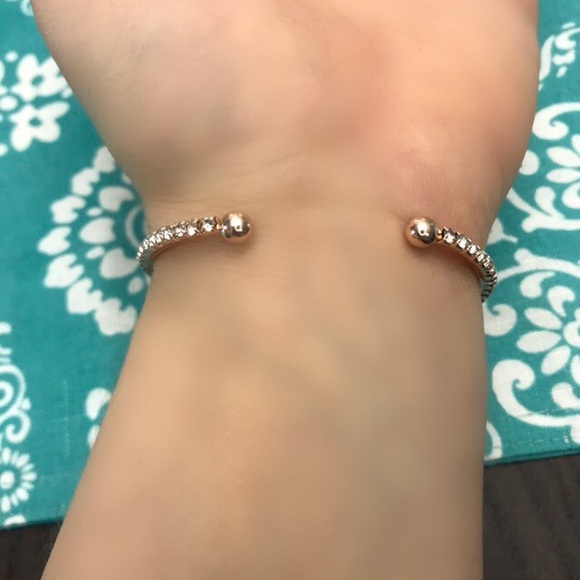 NEW!💙💎BOW🎀ROSE💗💛GOLDEN🎀CZ BANGLE CUFF!🎀💎💙 - Picture 4 of 15